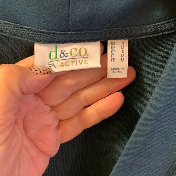 Denim and Company size small active wear color is blue - Picture 6 of 8